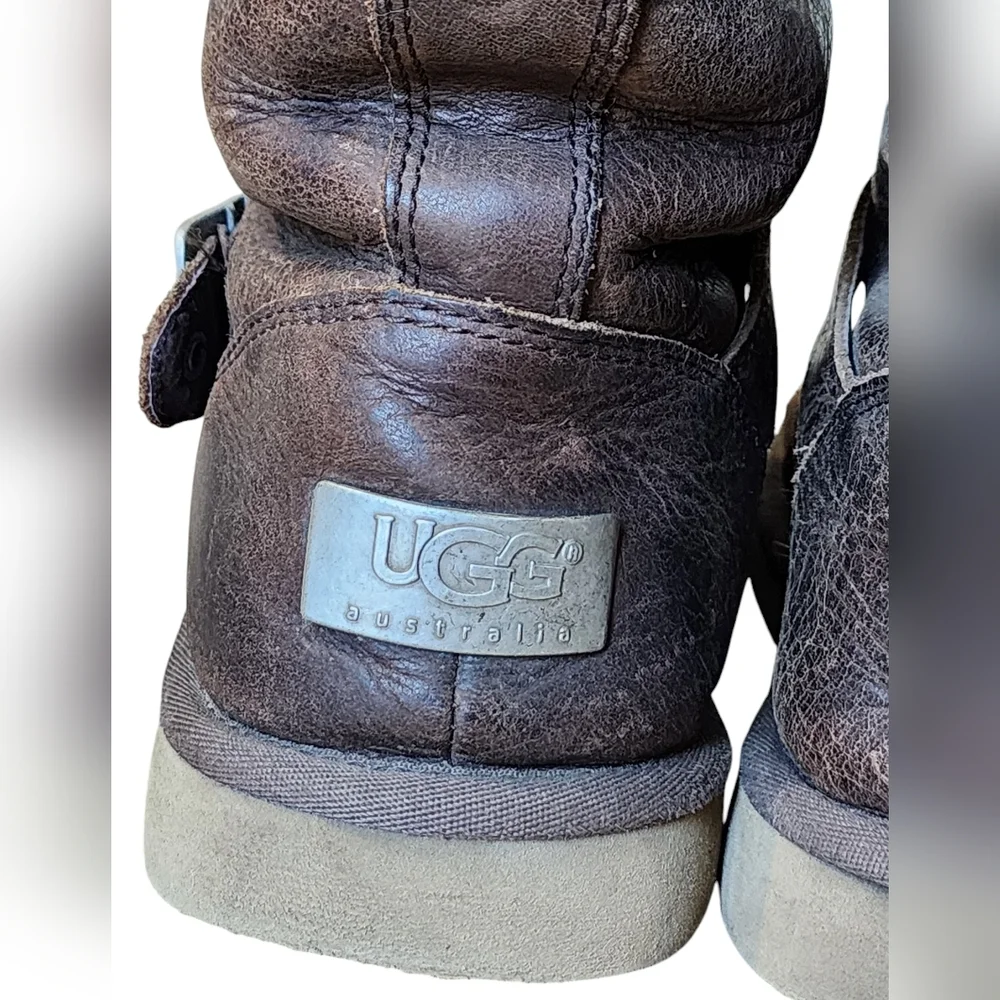 UGG Kensington Toast Brown Leather Boots, waterproof, sheepskin lining, size 8